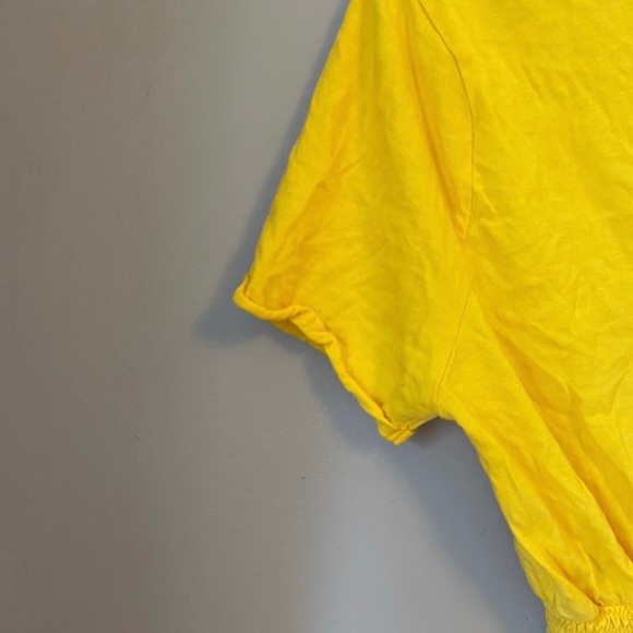 ✨3/$20✨ Urban Heritage Women’s Yellow Short Sleeve Top - Picture 7 of 7